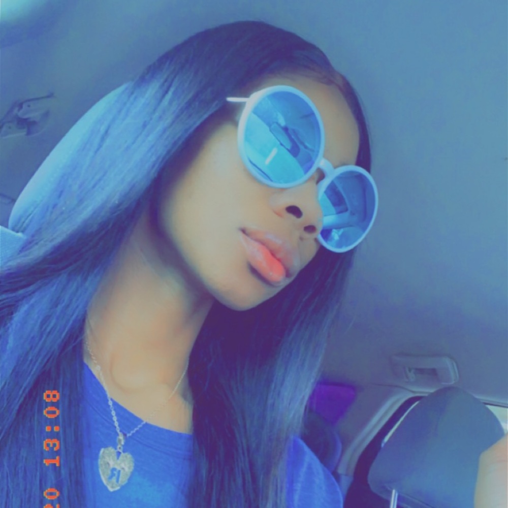 Meet your Posher, Jasmine